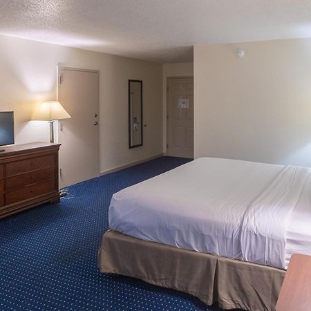 פולר Cottonwood Suites Savannah Hotel & Conference Center מראה חיצוני תמונה