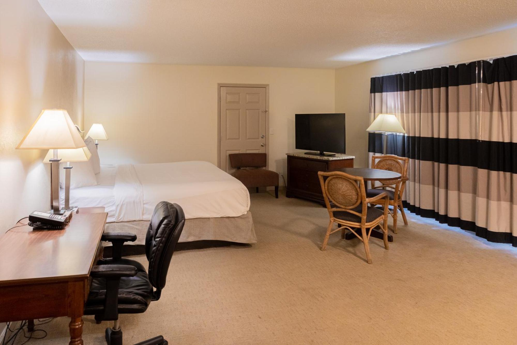 פולר Cottonwood Suites Savannah Hotel & Conference Center מראה חיצוני תמונה