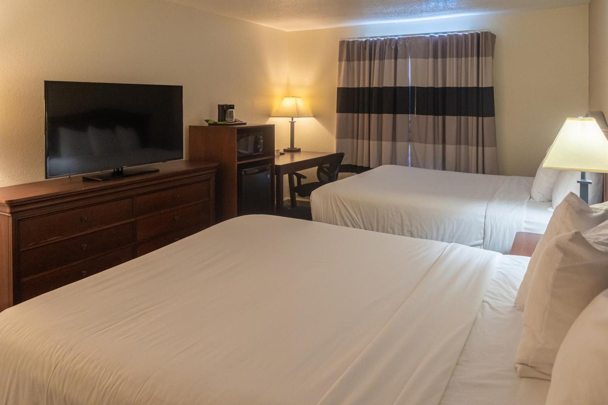 פולר Cottonwood Suites Savannah Hotel & Conference Center מראה חיצוני תמונה