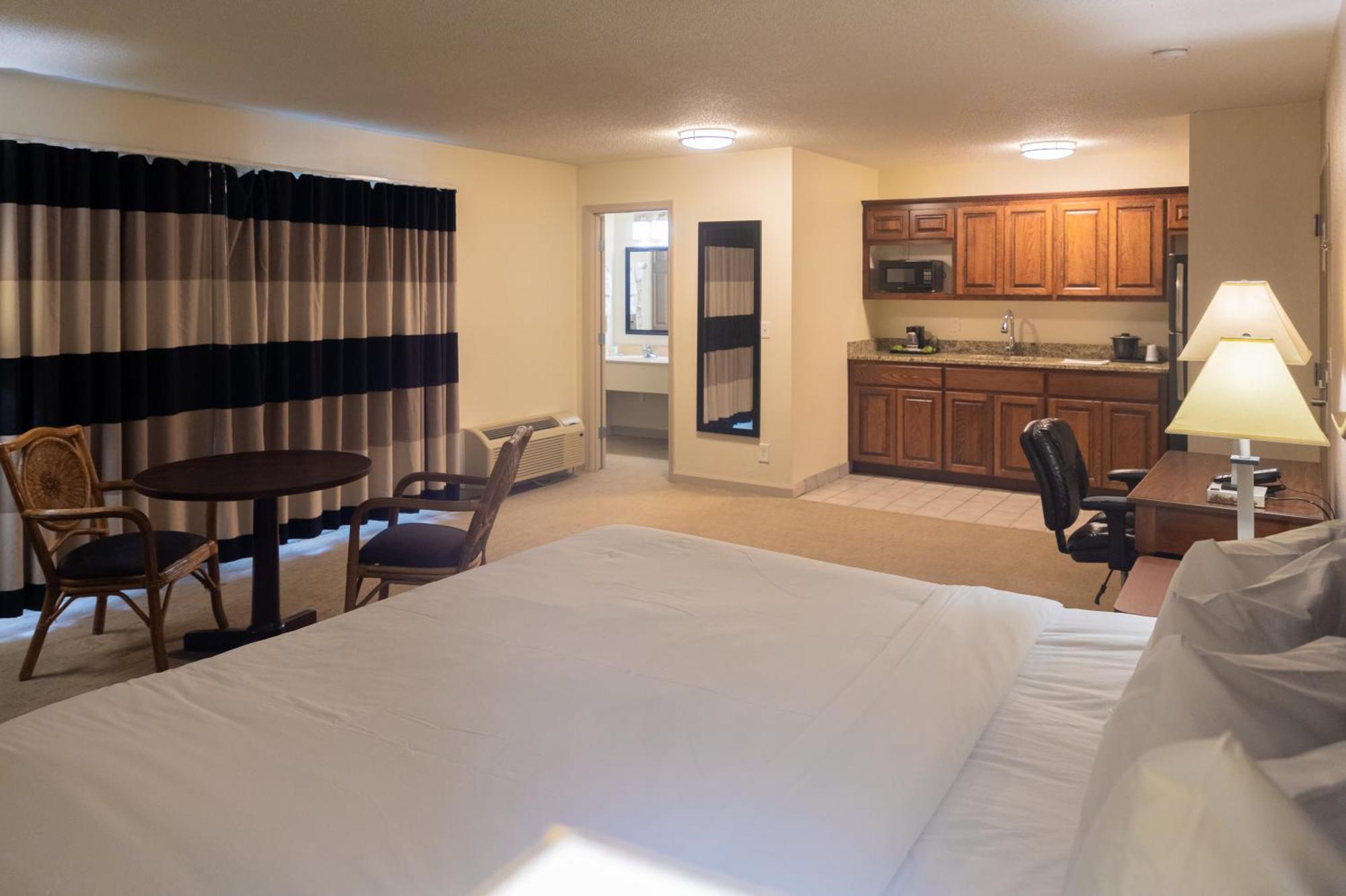 פולר Cottonwood Suites Savannah Hotel & Conference Center מראה חיצוני תמונה
